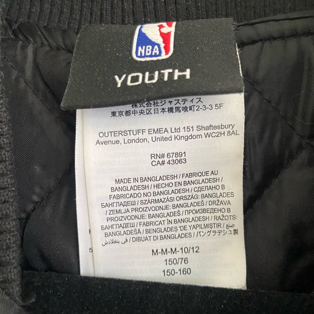 Toronto Raptors Logo Black and Red NBA Jacket - Picture 4 of 10